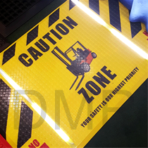 TAPPETO PORTATILE CON LED INTEGRATO